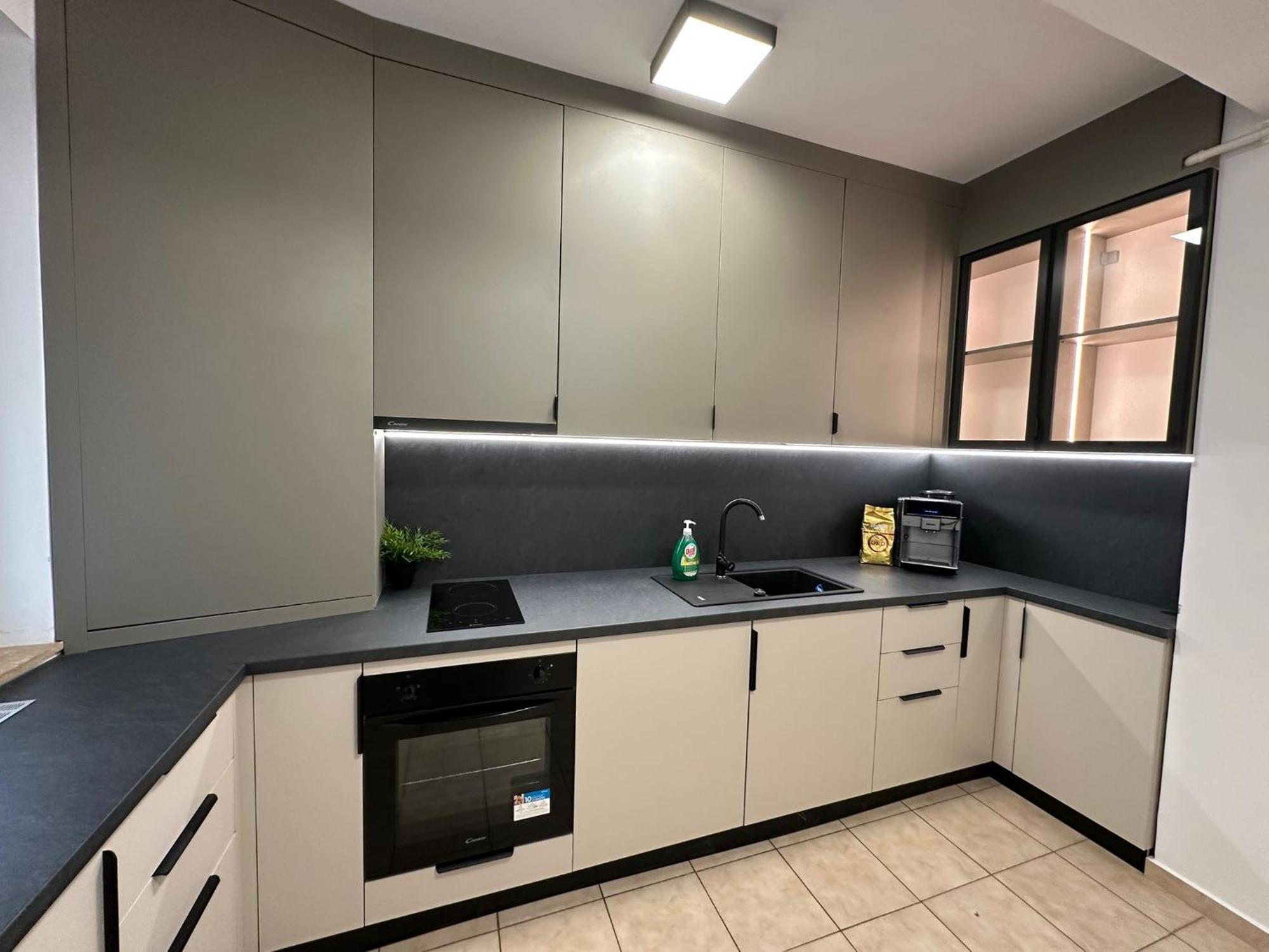 Centru Unirii Luxury Vip Palmier Apartament 2 Camere Cu Terasa Exterioara Amenajata ! Parcare Subterana Privata Climatizata Si Supravegheata Video Dar Doar Cu Rezervare In Limita Locurilor Disponibile !Proprietate In Regim Hoteliep - Nu Are Bucatarie Bucarest Esterno foto